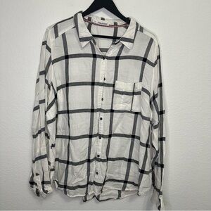 Maurices Black & White Windowpane Plaid Button-Up Shirt Size 2